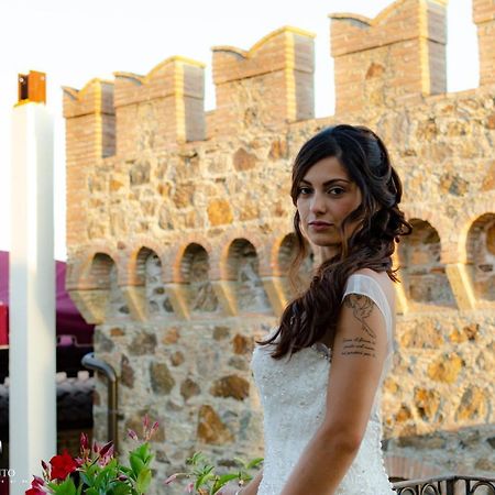 Le Due Torri Bed & Breakfast Filadelfia Bagian luar foto