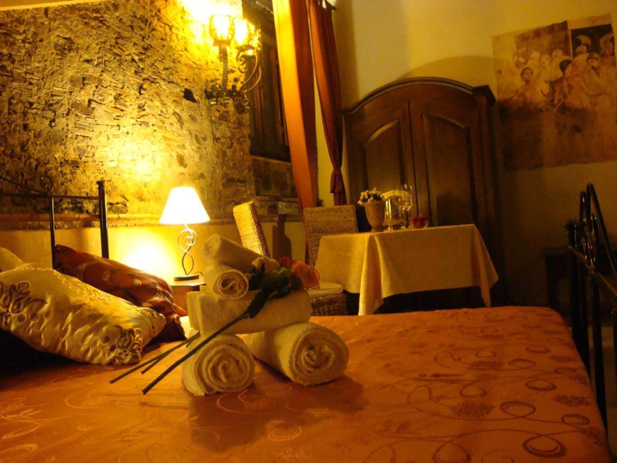 Le Due Torri Bed & Breakfast Filadelfia Bagian luar foto