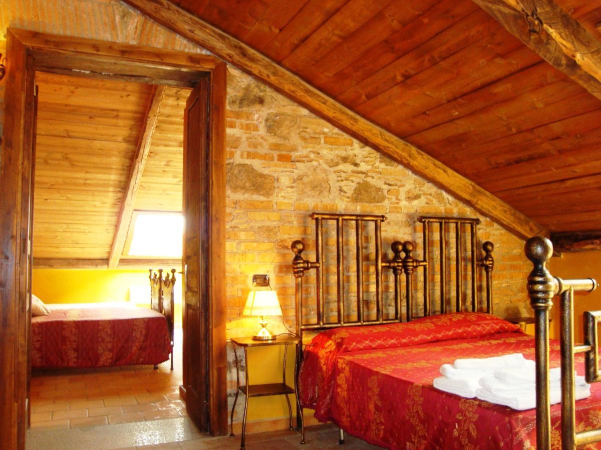 Le Due Torri Bed & Breakfast Filadelfia Bagian luar foto