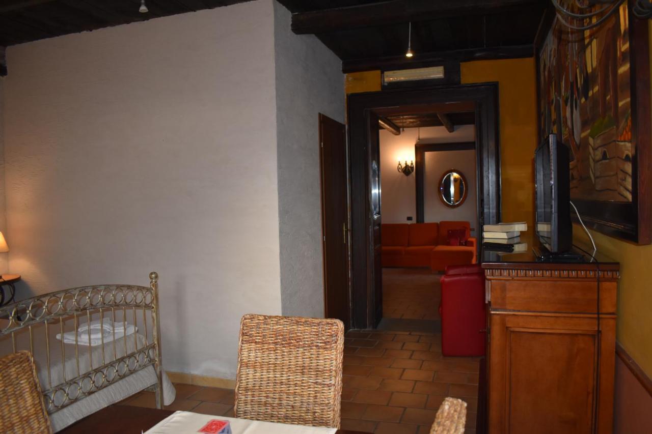 Le Due Torri Bed & Breakfast Filadelfia Bagian luar foto
