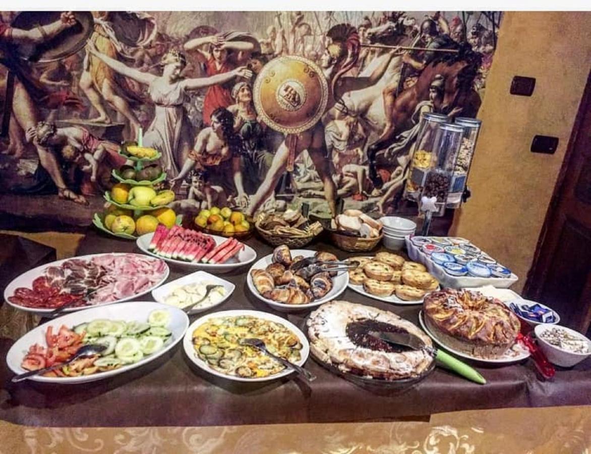 Le Due Torri Bed & Breakfast Filadelfia Bagian luar foto